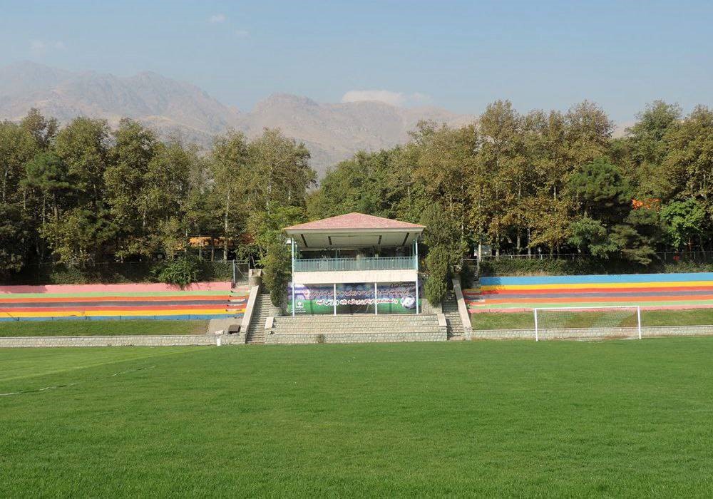 مجموعه ورزشی ساصد- زمین چمن